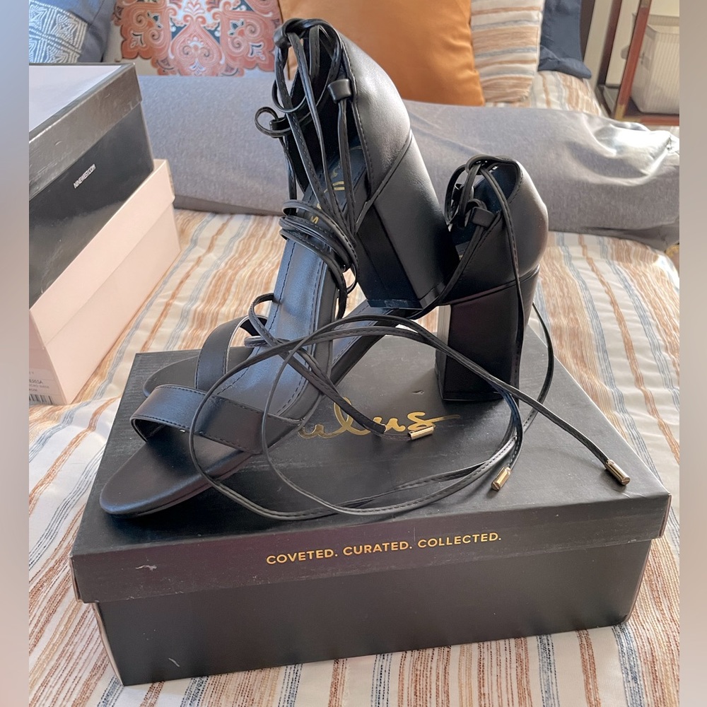Lulu’s Size 9 Block Lace-up Heels